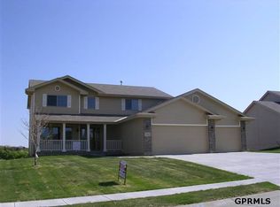 1910 Apollo Ln, Papillion, NE 68133