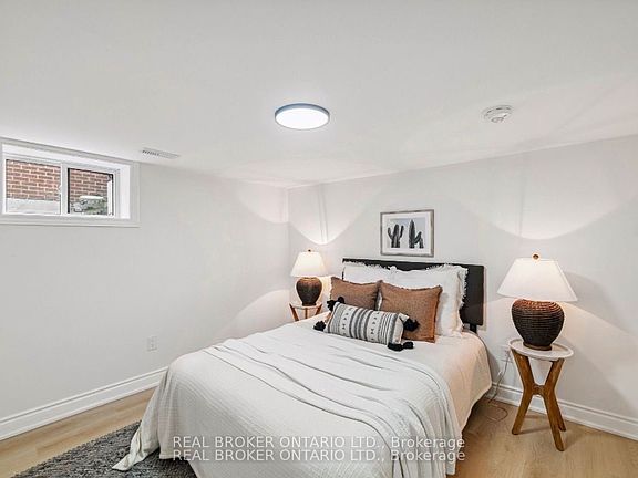 4th image of 220 Holmesdale Ave