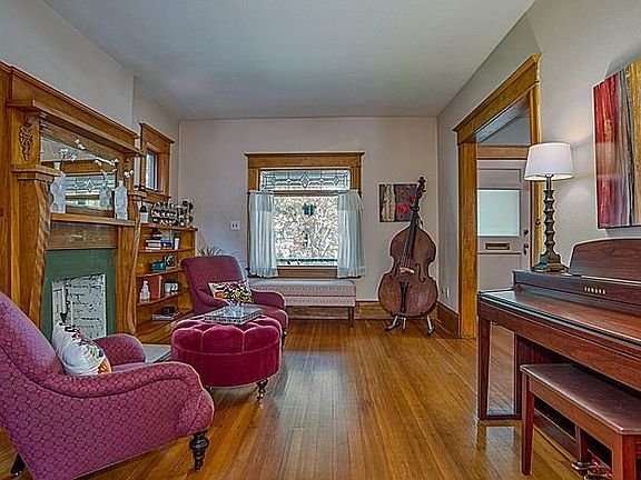 4th image of 1560 Saint Paul St