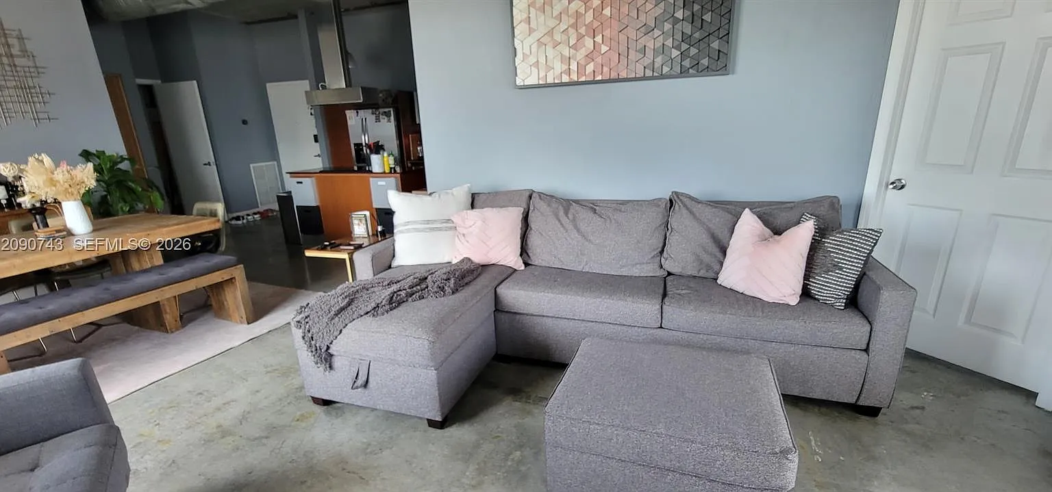 Neo Condo — Photo 3