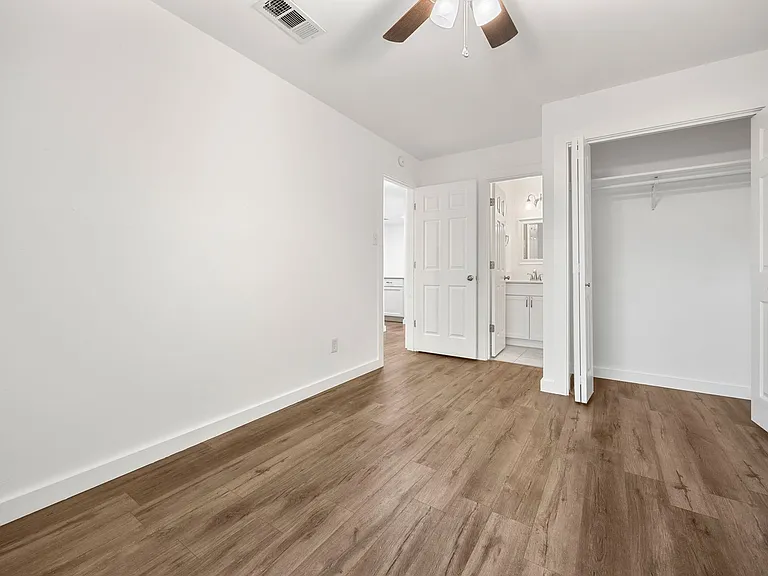 6409 Burns St #106 — Photo 9