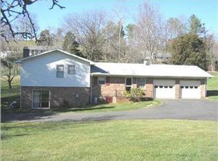 2500 Huntington Rd, Charlottesville, VA 22901