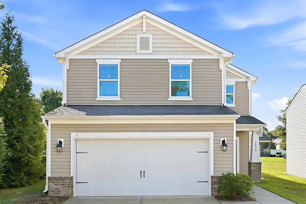 3 bed, 2.5 bath, 2013 sqft, $2,155 — Photo 1