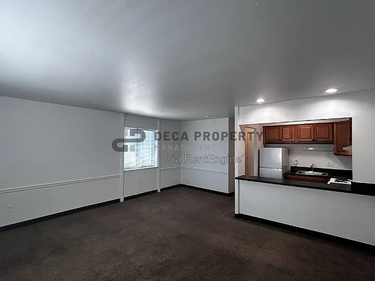 4020 Lindell Blvd #215 — Photo 14