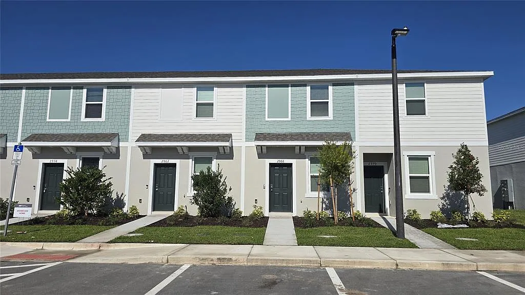 2 bed, 2.5 bath, 1180 sqft, $1,700 — Photo 1