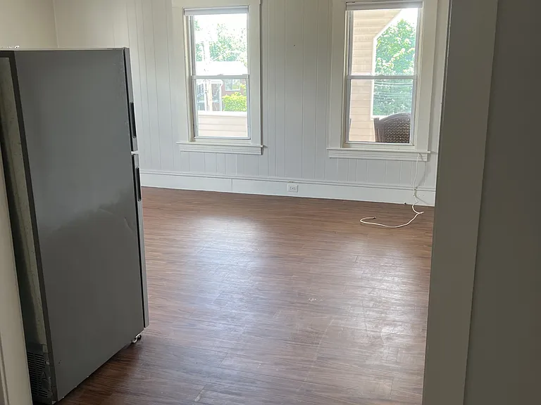 157 Massabesic St — Photo 4
