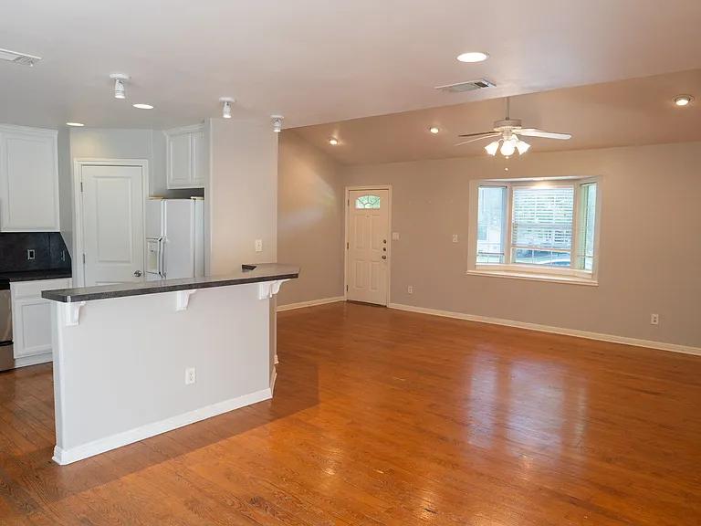 209 Ash St #C — Photo 3