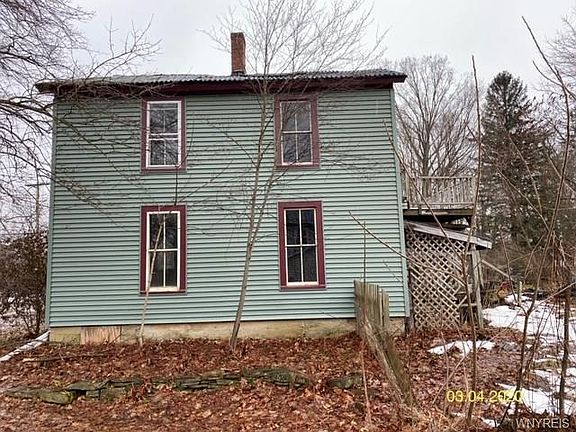 4th image of 24 Hughes St E