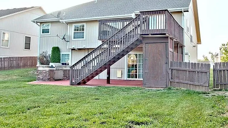 1912 Country Ridge Dr — Photo 9