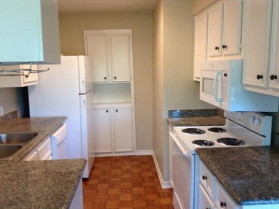 5th image of 1005 N Lbj Dr #4