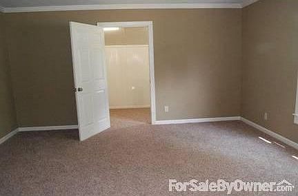 Master Bedroom : The Master Bedroom is very spacious with a huge walk-in closet