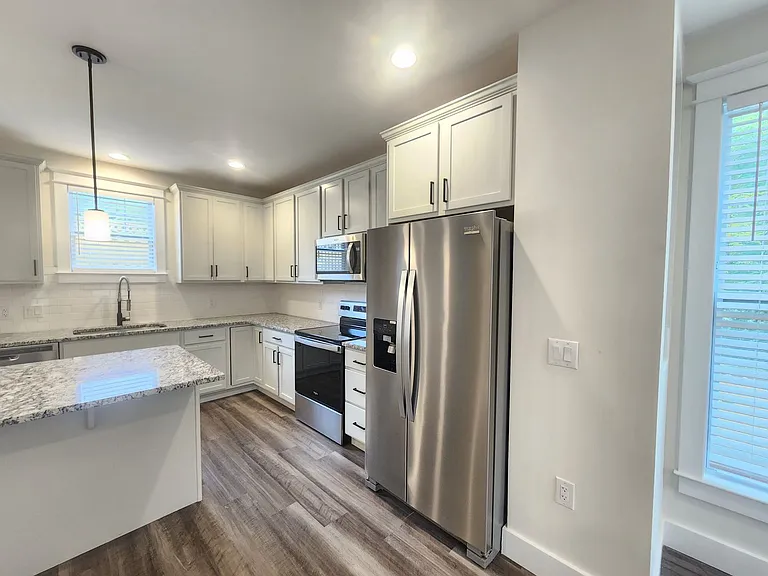 1128 Blueview Dr — Photo 12