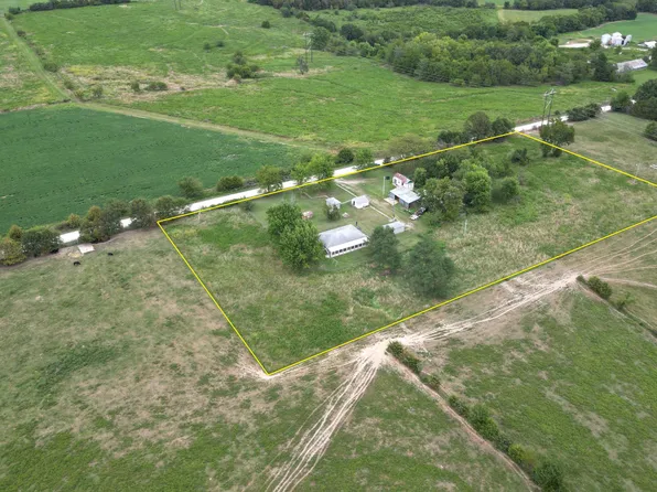 634 Chicken House Road, Elkland, MO 65644