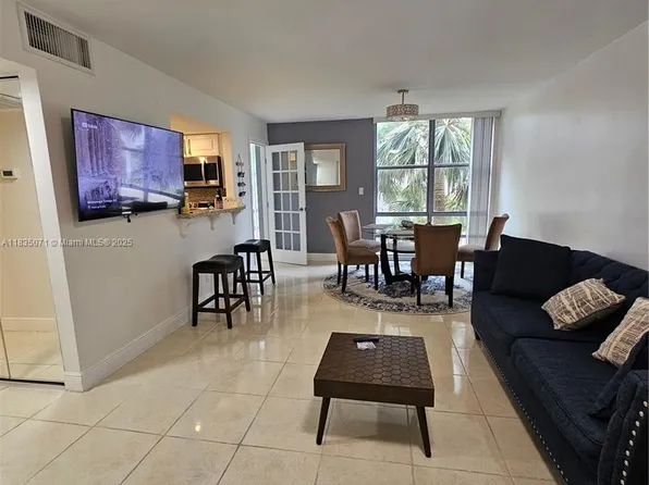 200 172nd St APT 217, Sunny Isles Beach, FL 33160