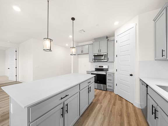 3rd image of 7004 Jewel Cave Ct