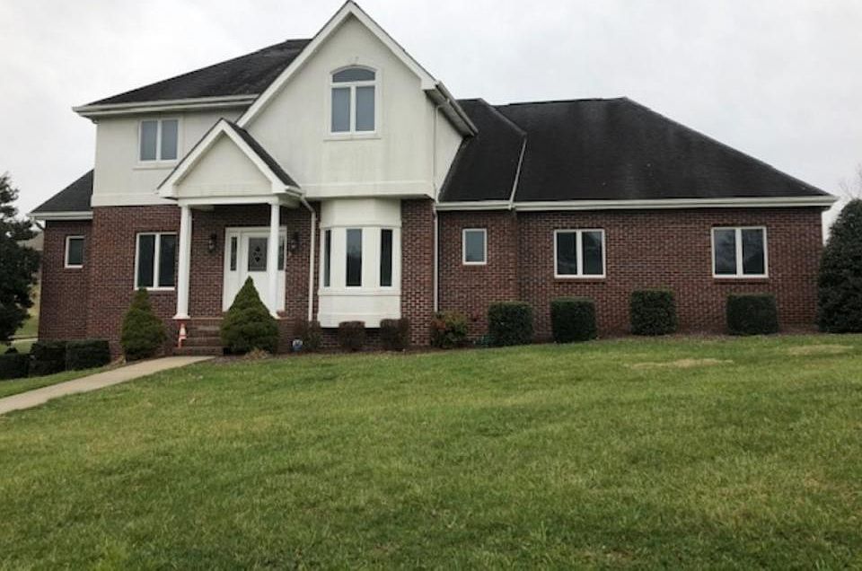1st image of 8 Honeysuckle Ct