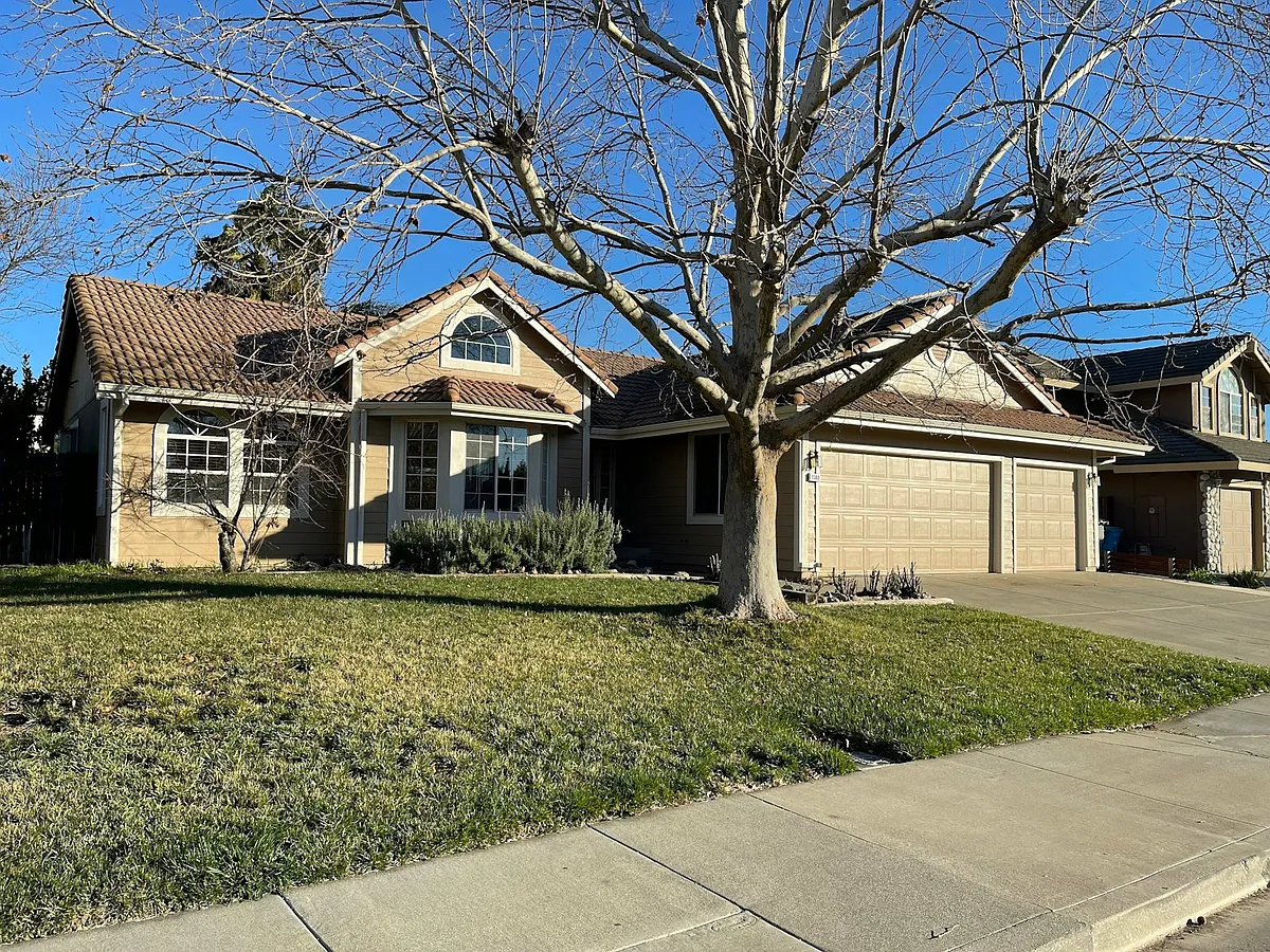 Building Photo - 1580 Rehrmann Dr