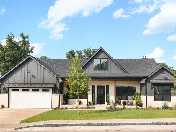 204 Ash Parkway, La Vernia, TX 78121