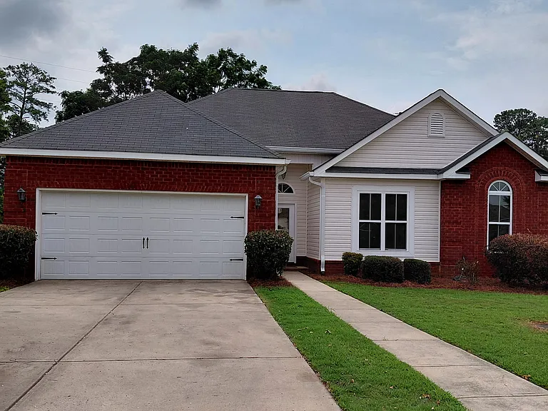 222 Piedmont Ln — Photo 1