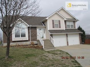 10704 Wagon Trail Ct, Kansas City, KS 66109