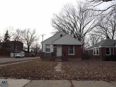 2nd image of 19301 Sussex St