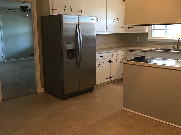 kitchen and breakfast