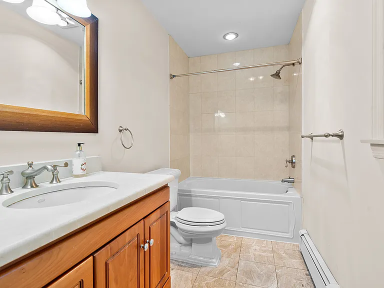 607 Grove St — Photo 22
