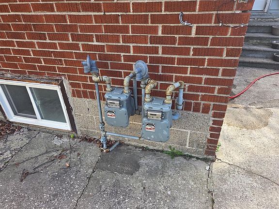 4th image of 3531 Peter St