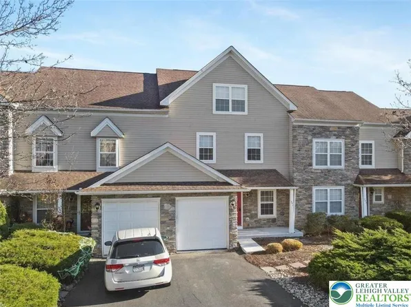 54 Lower Ridge View Cir APT C, East Stroudsburg, PA 18302