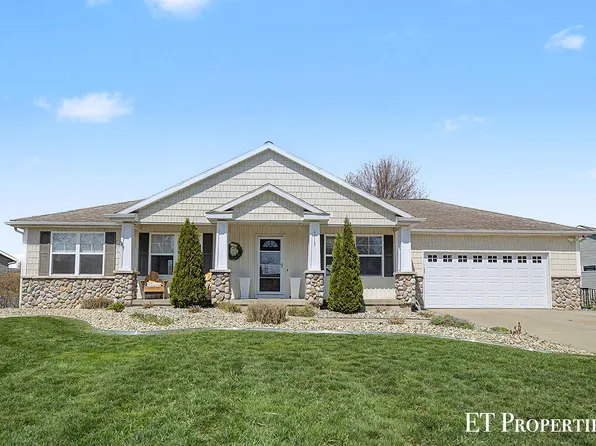 6213 Sheldon Dr, Hudsonville, MI 49426