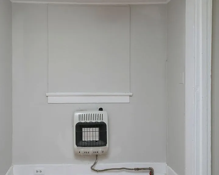 203 Augusta St — Photo 15
