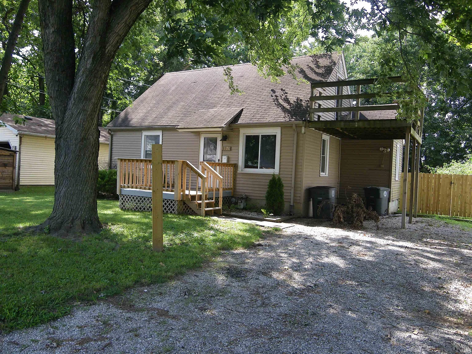 1871 Marshall Ave photo 1