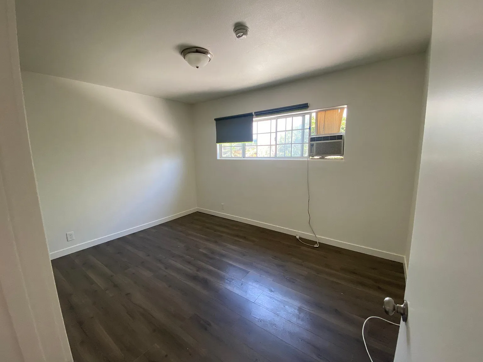 4343 Winchester Ave — Photo 4