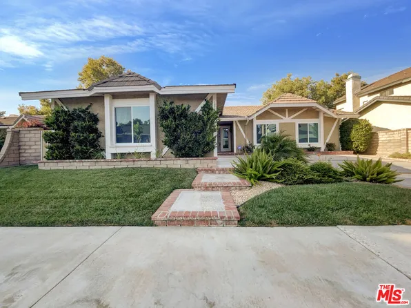 23515 Estrella Pl, Santa Clarita, CA 91355