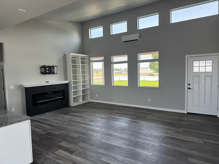 121 Poplar St — Photo 5