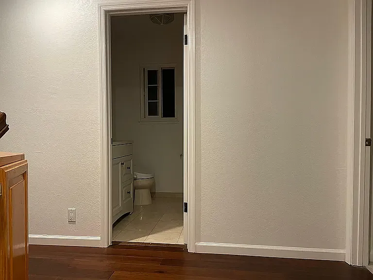 310 Laguna Dr — Photo 12