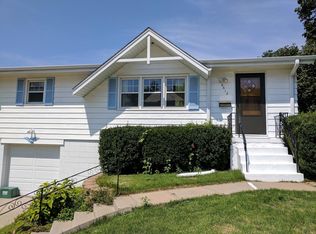 9612 Larimore Ave, Omaha, NE 68134