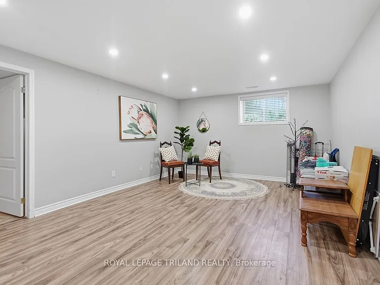 600 Hyde Park Rd #127 — Photo 36