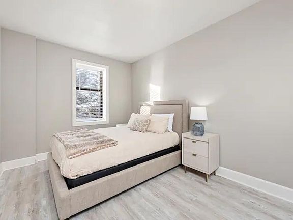 3rd image of 604 Page St APT 2