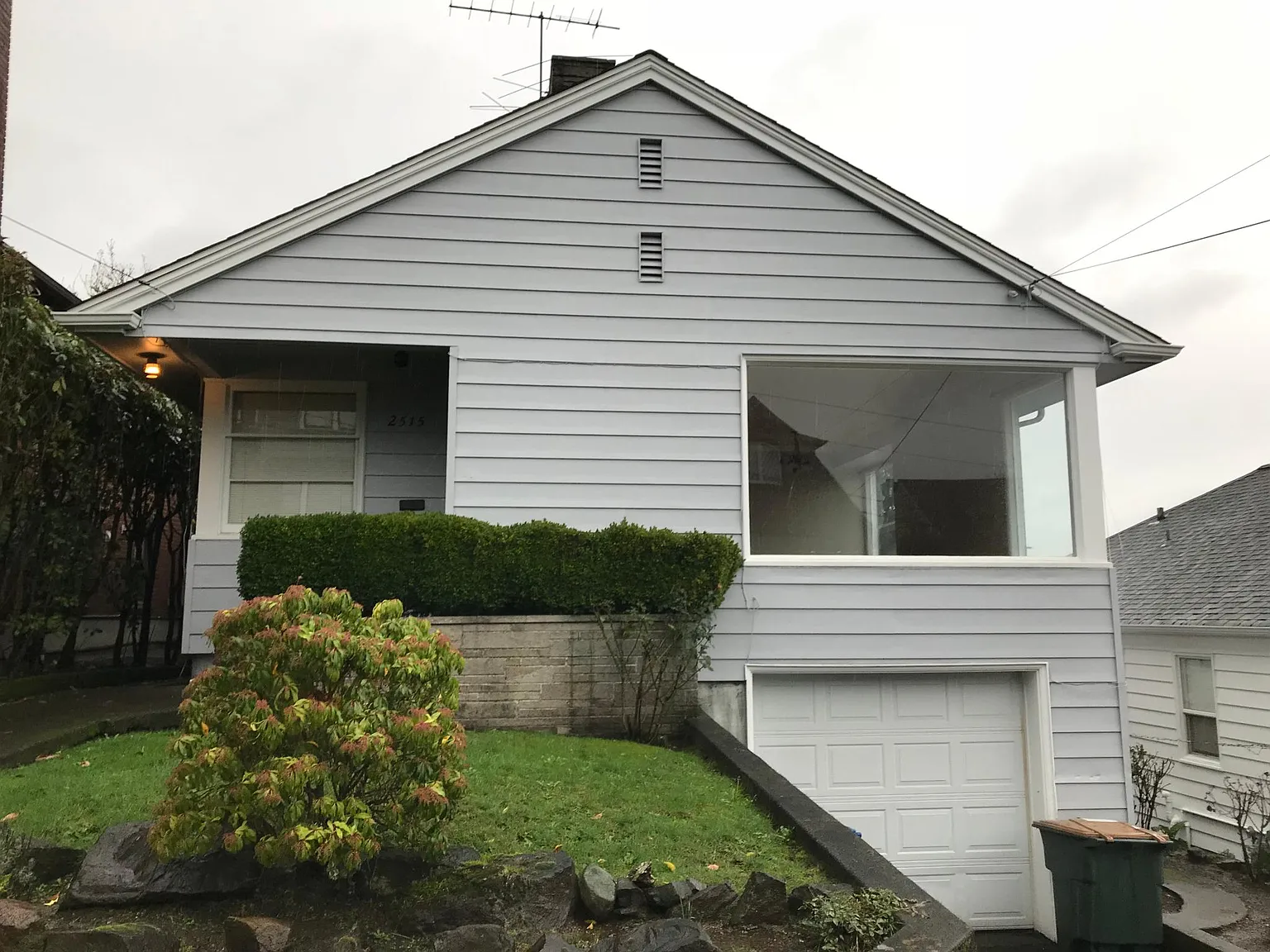 2 bed, 1.5 bath, 2500 sqft, $4,000 — Photo 1