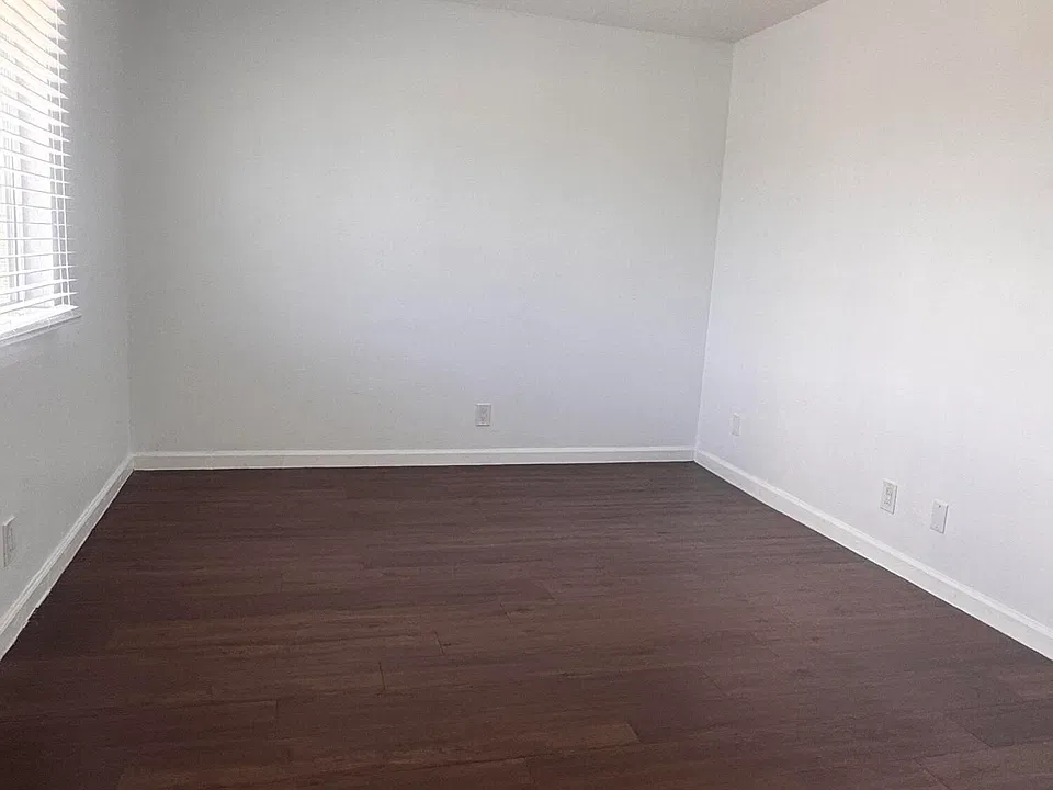 108 E Tiffany Dr #2