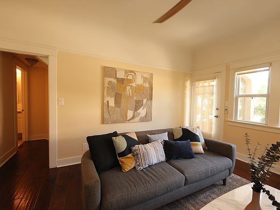 2nd image of 2915 Juniper St