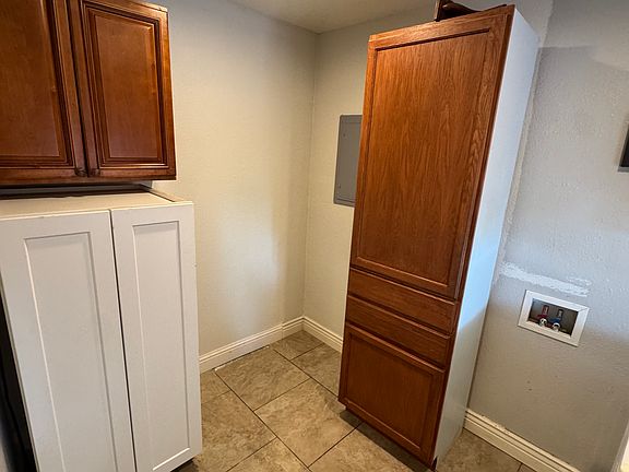 4th image of 1120 Allen Dr