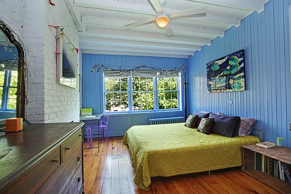 Sold by Corcoran | media 4