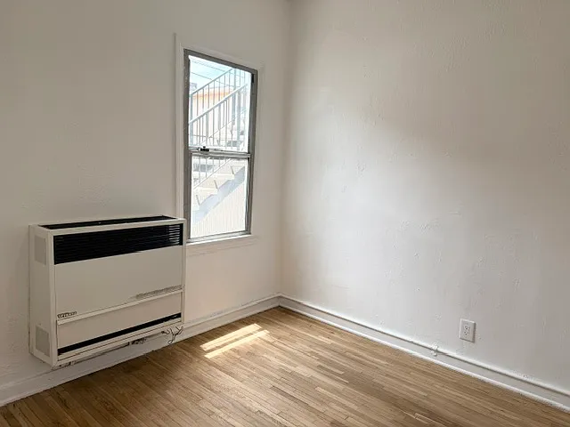 5916 1/2 Willoughby Ave — Photo 28