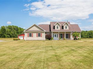 257 Rausler Rd, Farmington, NY 14425
