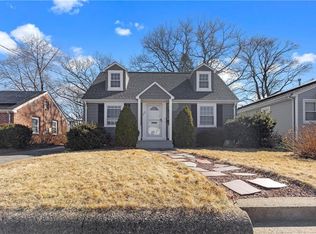 105 Daggett Ave, Pawtucket, RI 02861