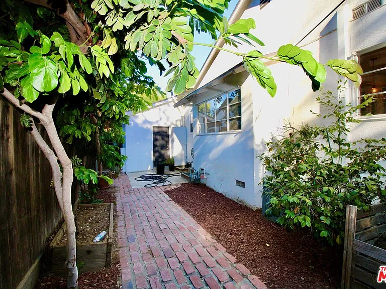 5415 Coldwater Canyon Ave — Photo 35