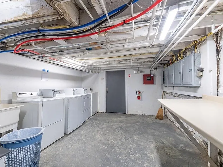 147 Cedar St #1R — Photo 11