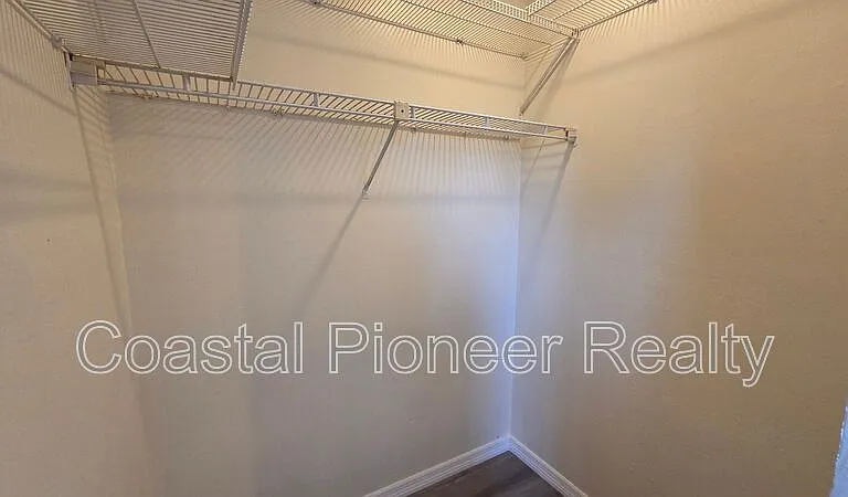 4817 Cypress Tree Dr — Photo 18